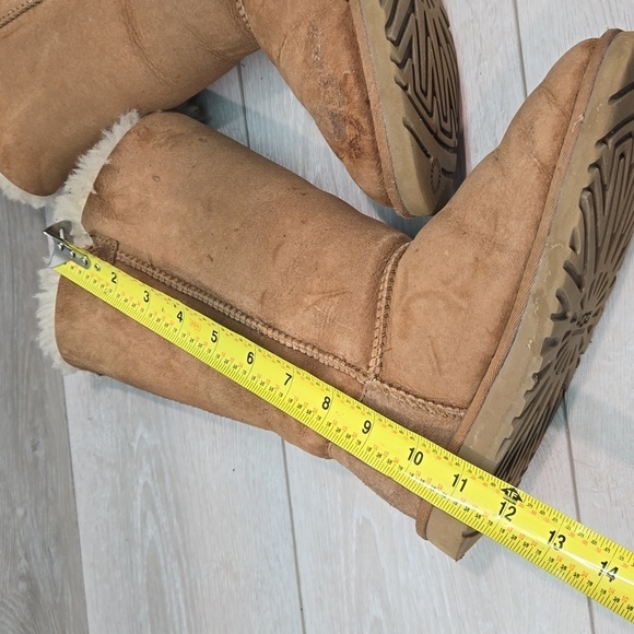 Ugg Australia Women 1962Y Tall Button 3 Leather Sheepskin Boots shoes sz 6 - Picture 11 of 15